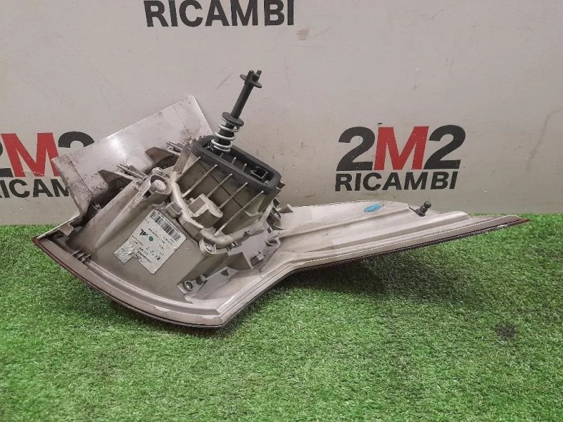 Fanale EST POST SX AV1113405AG Ford B-max 2012