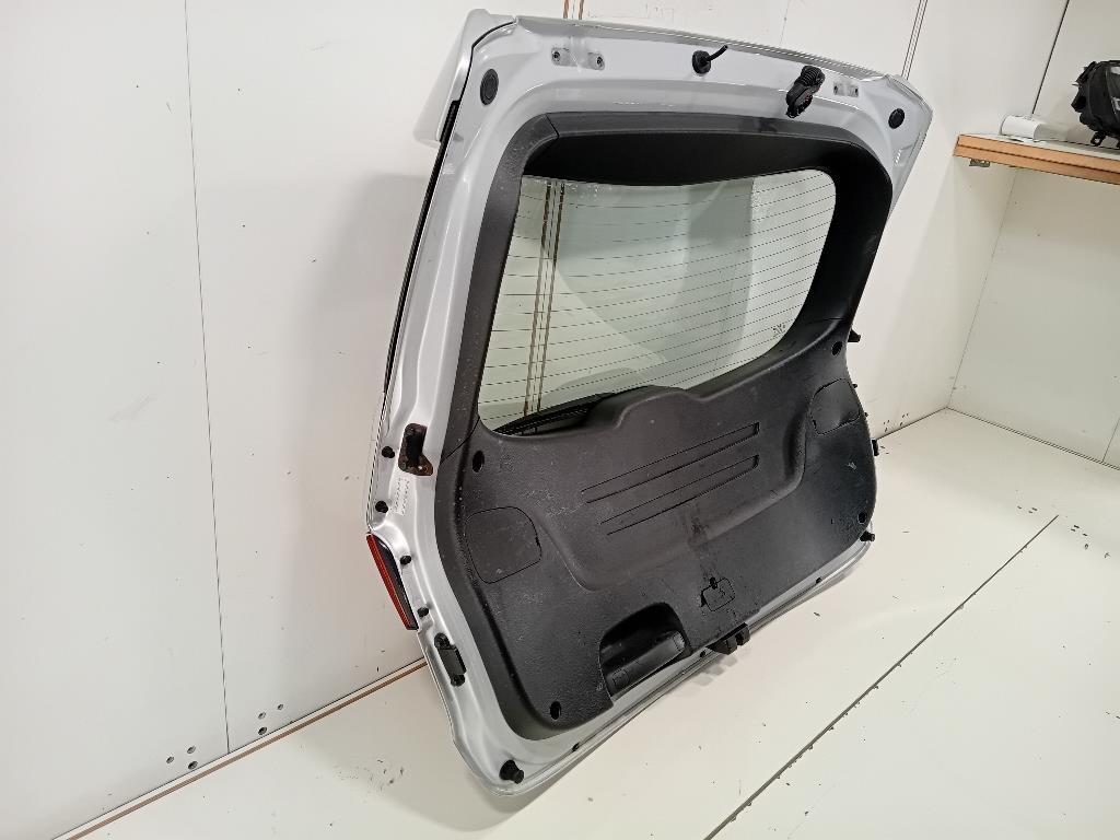 Portello POST 737002W020 Hyundai Santa FÉ IV 2013