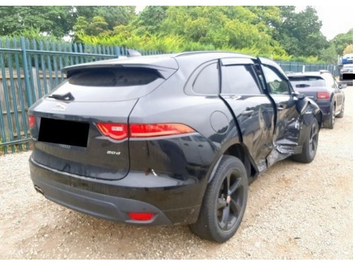 Portello POST J9C2663 Jaguar F-pace 2015