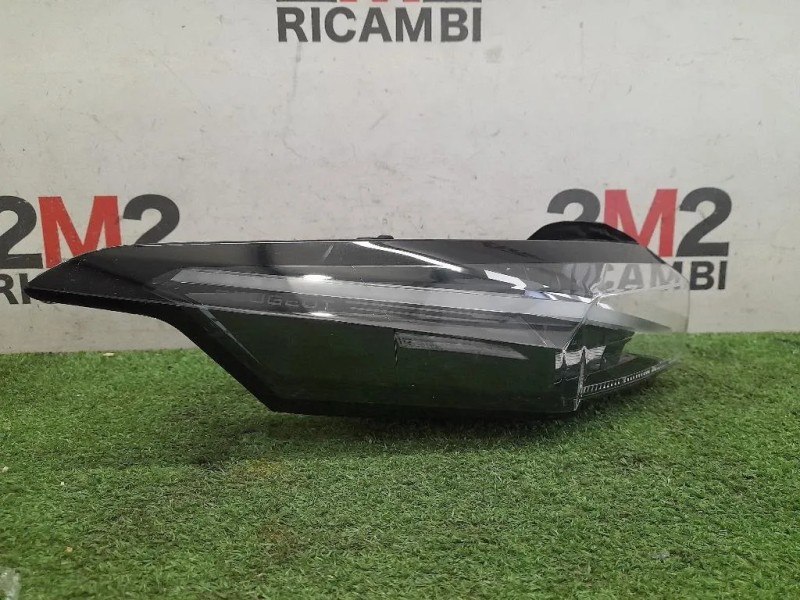 Fanale EST POST SX 9835299580 Peugeot 308 II SW 2017
