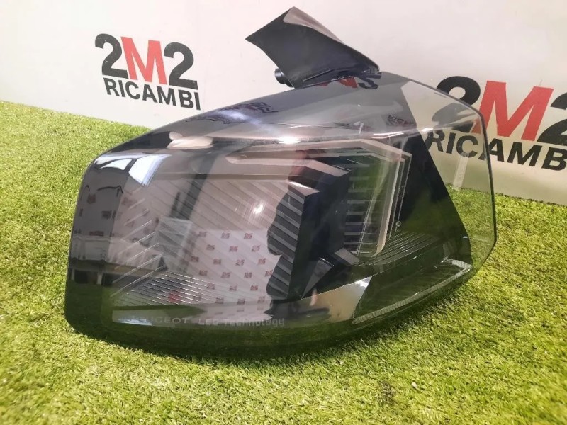 Fanale EST POST SX 9836231680 LED RESTYLING SX POST Peugeot 5008 II 2017