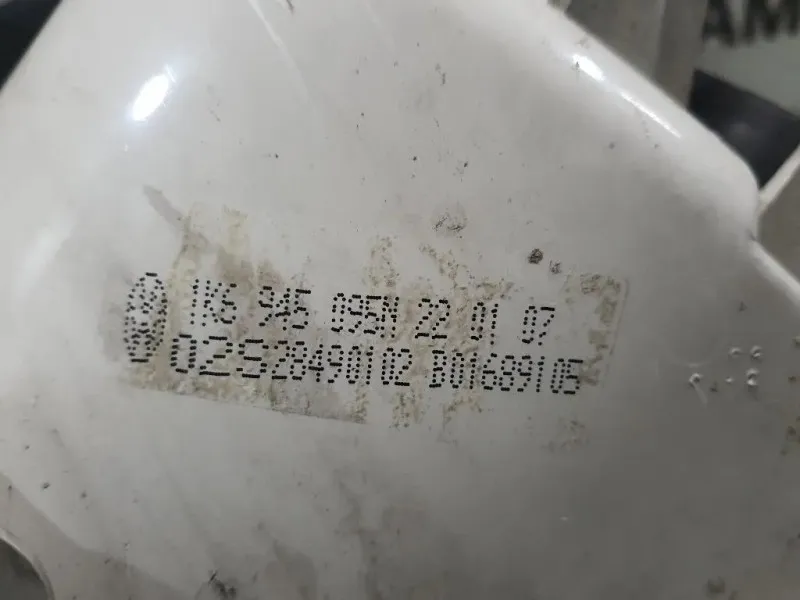 Fanale EST POST SX 1K6945095N Volkswagen GOLF V 2004