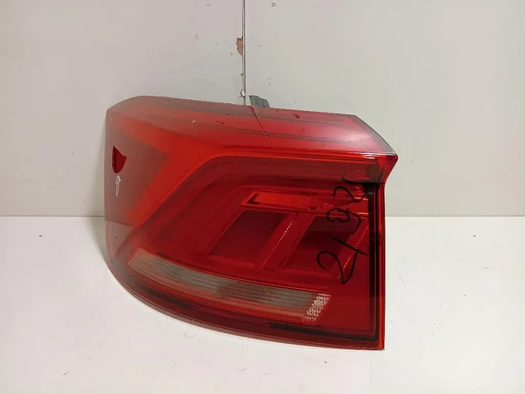 Fanale EST POST SX 2GA945095 Volkswagen T-roc 2017