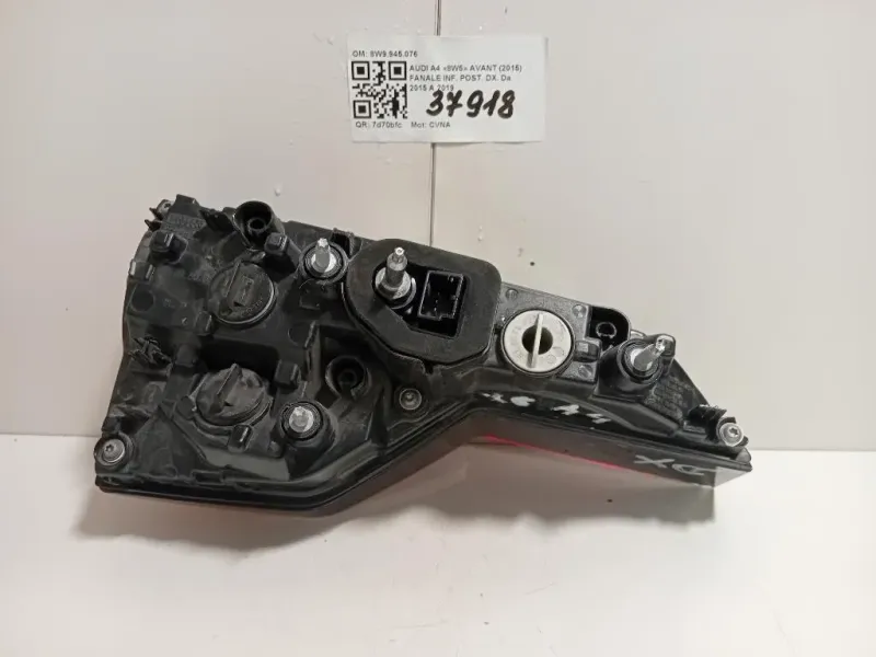 Fanale INF POST DX 8W9945076 Audi A4 8W5 Avant 2015