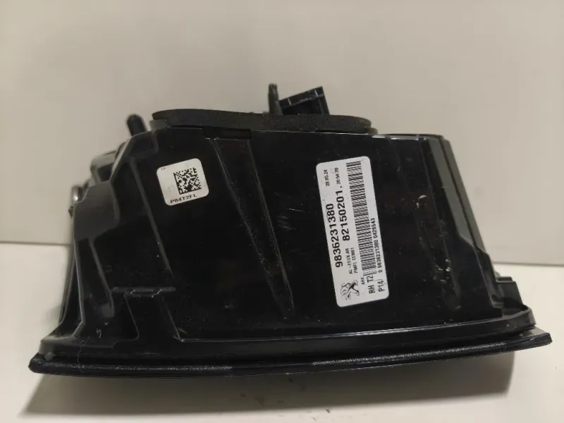 Fanale INF POST DX 9836231380 Peugeot 3008 II 2020