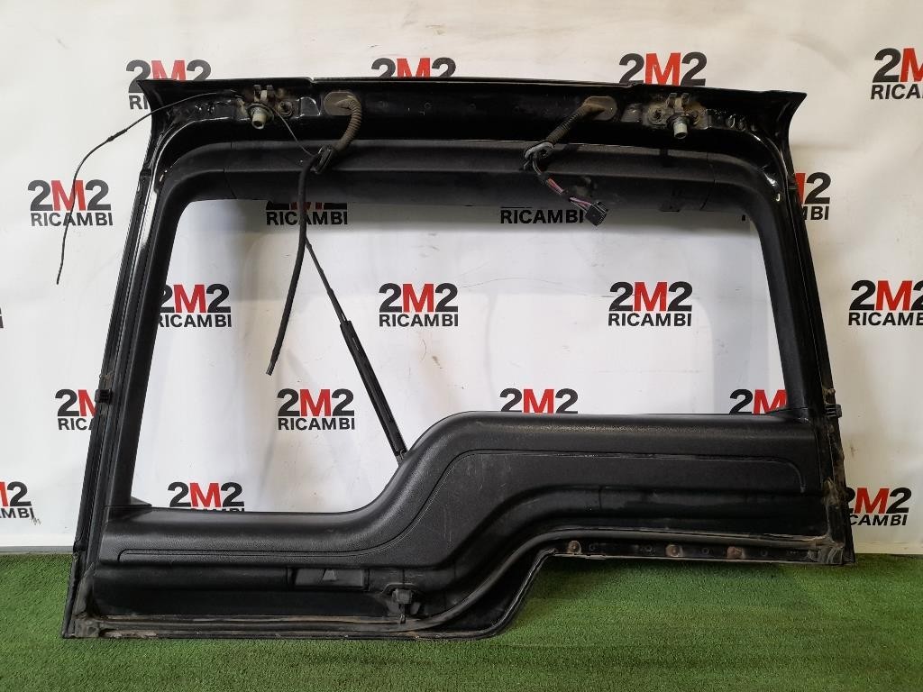 Portello POST LR045549 Land Rover Discovery III 2005