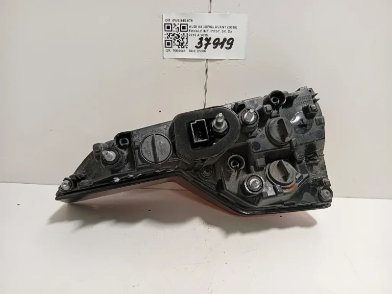 Fanale INF POST SX 8W9945075 Audi A4 8W5 Avant 2015