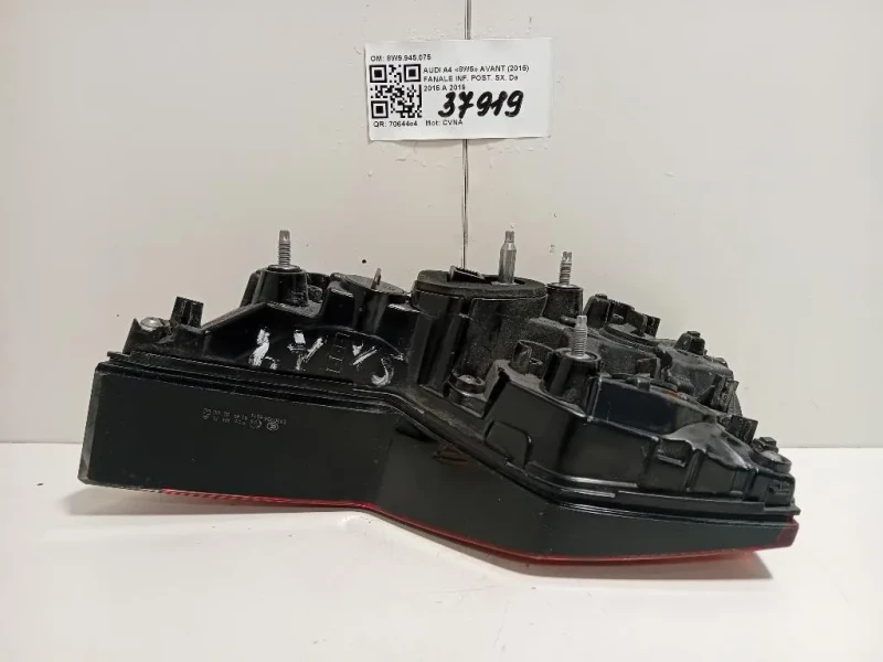 Fanale INF POST SX 8W9945075 Audi A4 8W5 Avant 2015