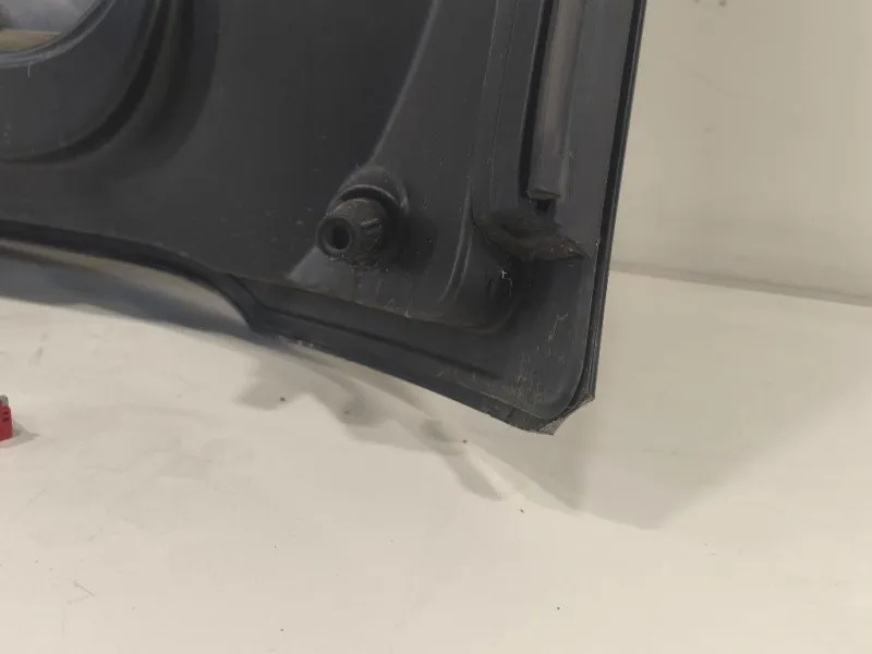 Portello POST LR080287 Land Rover Discovery V 2016