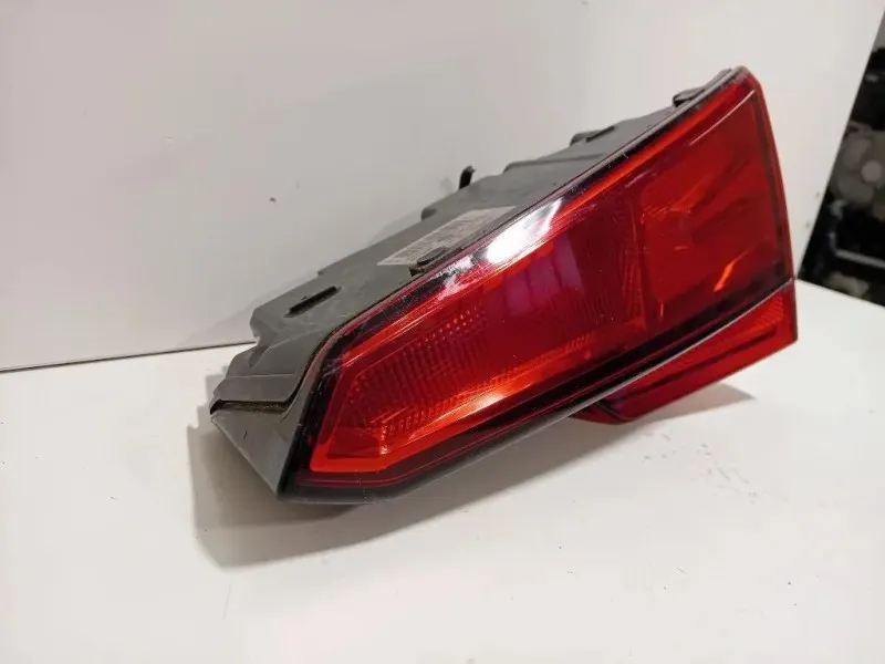 Fanale INT POST DX 8W5945076A Audi A4 8W2 2015