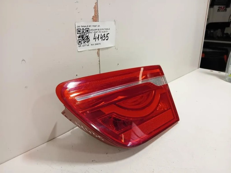 Fanale INT POST DX T4N39462 Jaguar XE 2015