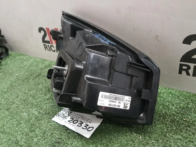 Fanale INT POST DX 9811027780 Peugeot 5008 II 2017