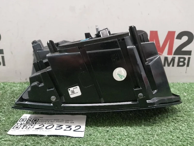 Fanale INT POST DX 9811027780 Peugeot 5008 II 2017