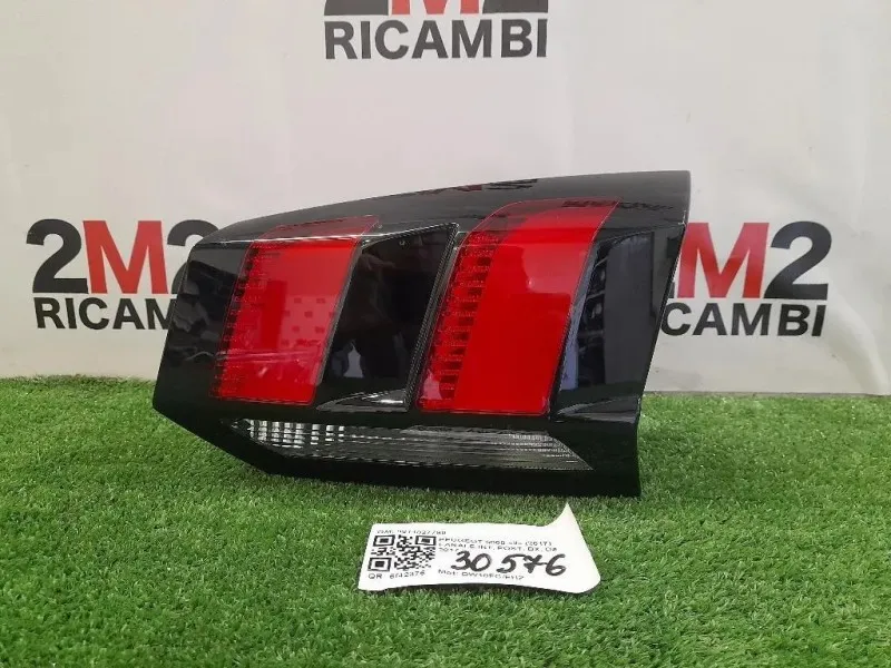 Fanale INT POST DX 9811027780 Peugeot 5008 II 2017