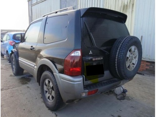 Portello POST PORTELLO POST Mitsubishi Pajero III 2000