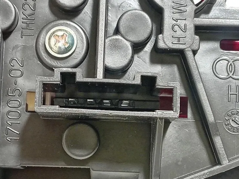 Fanale POST DX 8K5 945 094 K Audi A4 8K2 2008