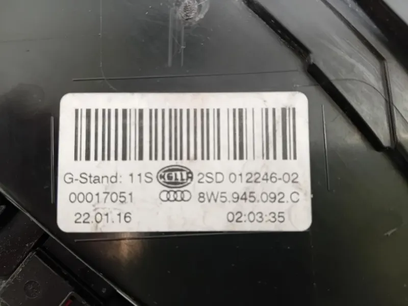 Fanale POST DX 8W5 945 092 C STOP POST Audi A4 8W2 2015