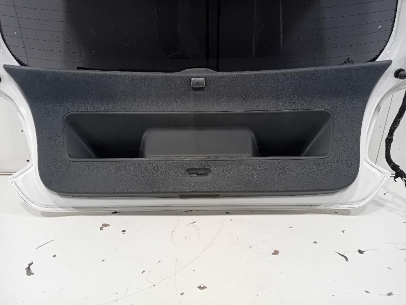 Portello POST PORTELLO POST Volkswagen POLO VI 2009