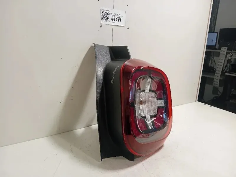 Fanale POST DX 265503601R Dacia Duster II 2018