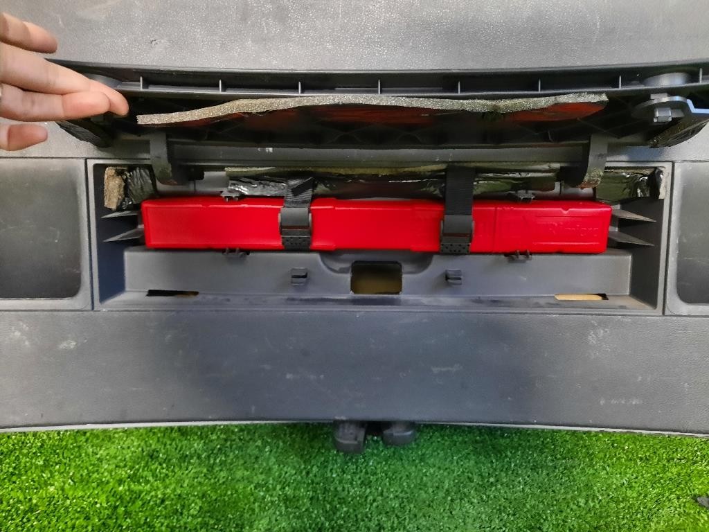 Portello POST 1T0827025L Volkswagen Touran II 2007