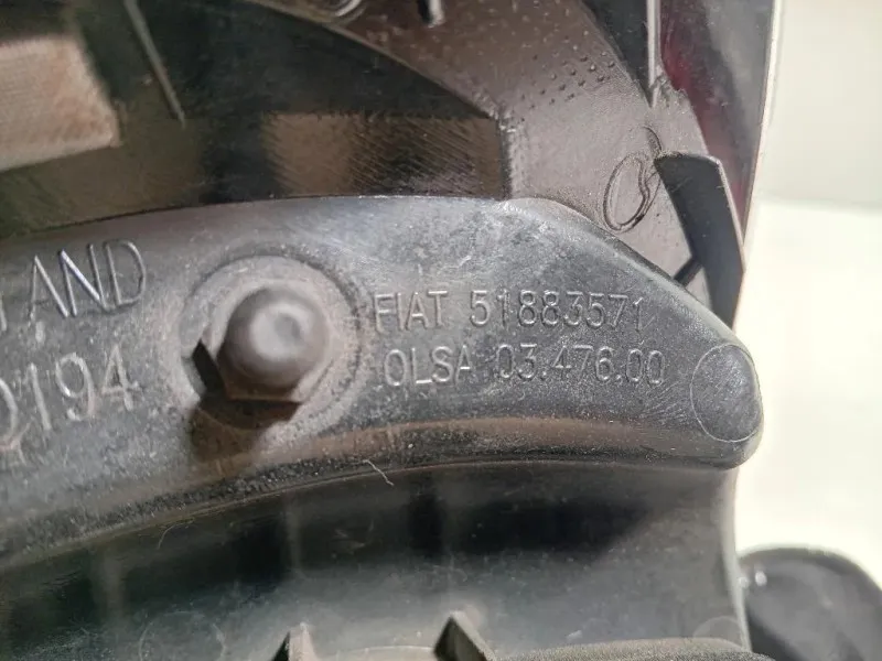 Fanale POST DX 51883571 Fiat 500L 2013