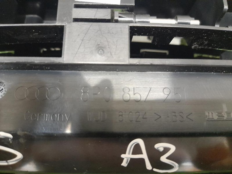 Posacenere 8P0857951 Audi A3 8P1 2008