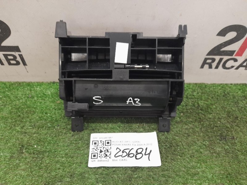 Posacenere 8P0857951 Audi A3 8P1 2008