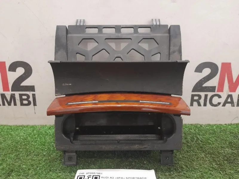 Posacenere 8P0857951 Audi A3 8PA Sportback 2008
