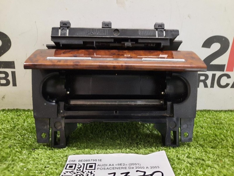 Posacenere 8E0857951E Audi A4 8E2 2001