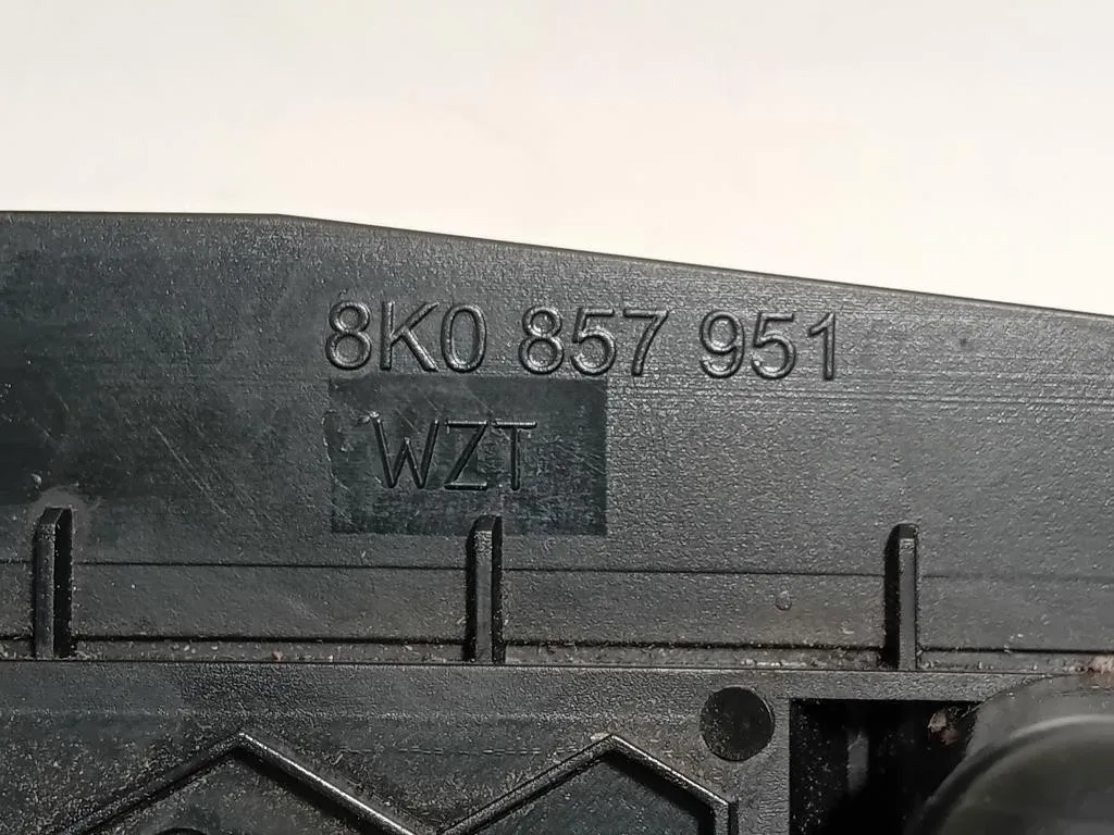 Posacenere 8K0 857 951 Audi A4 8K2 2008