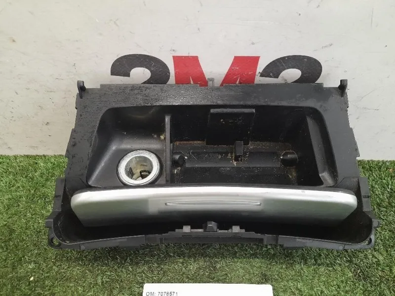 Posacenere 7078571 Bmw Serie 1 E81 Berlina 2005