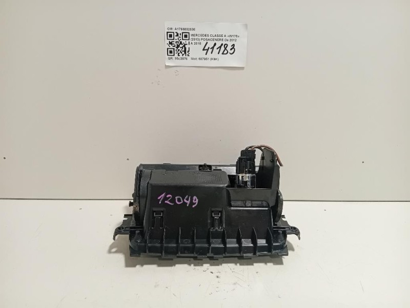 Posacenere A1766802000 Mercedes Classe A W176 2013