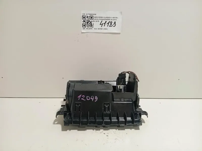 Posacenere A1766802000 Mercedes Classe A W176 2013