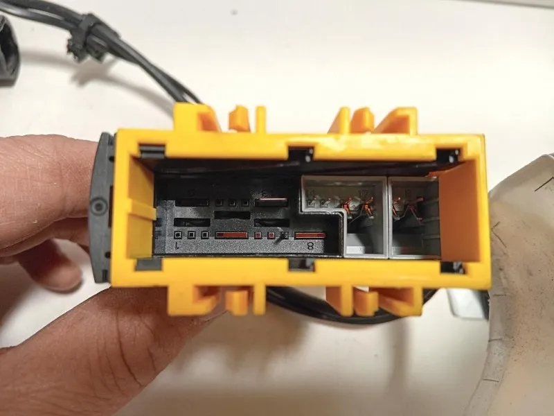 Pretensionatore Destro 33040941 D Bmw Serie 1 F20 Berlina 2012