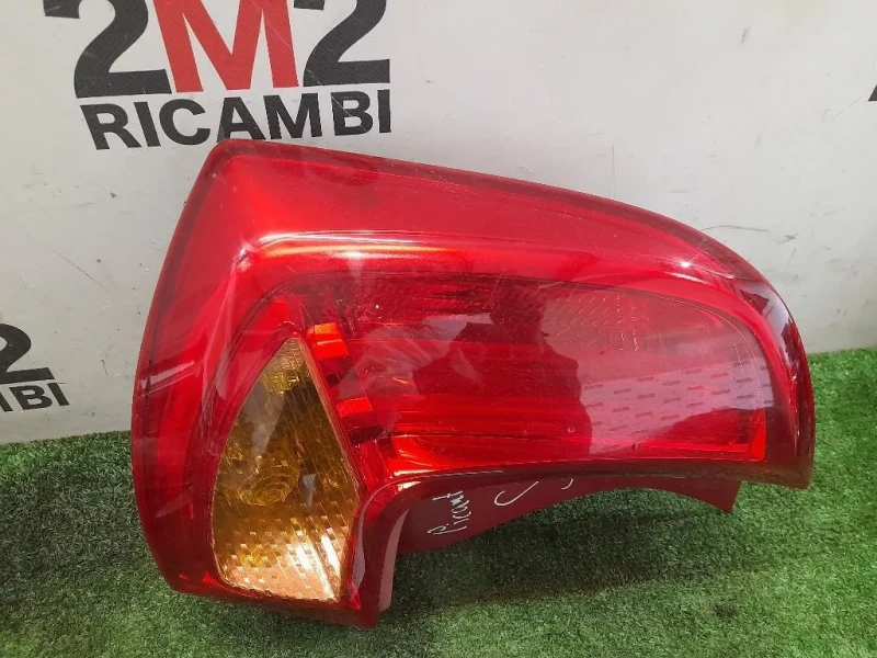 Fanale POST DX 924021Y010 Kia Picanto III 2011