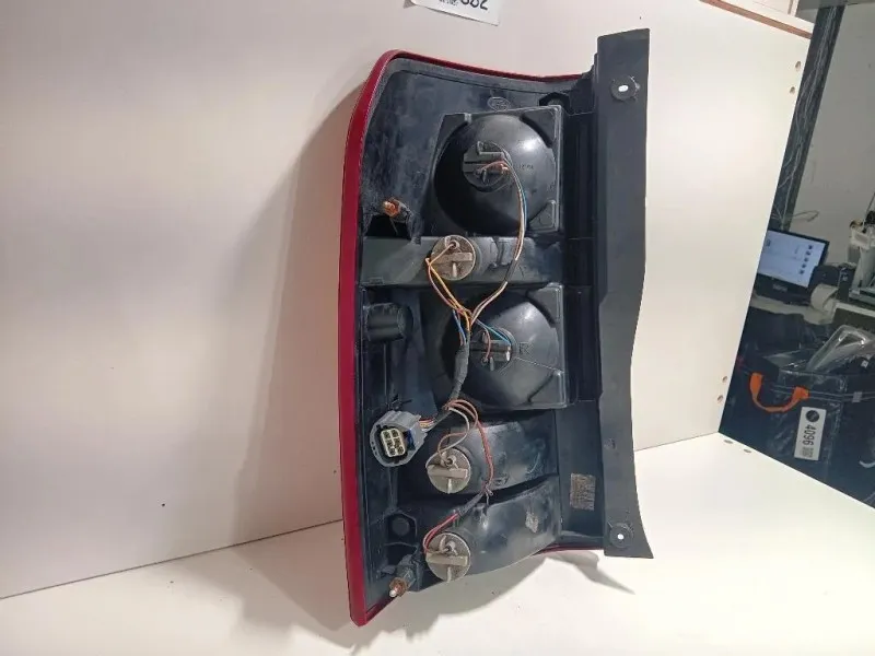 Fanale POST DX XFB000563 Land Rover Discovery III 2005