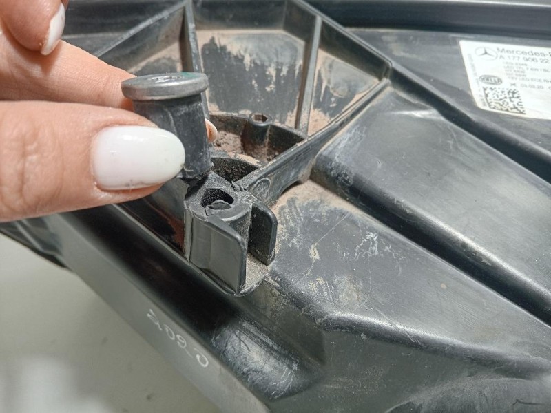 Fanale POST DX LR162961 Land Rover Discovery IV 2010