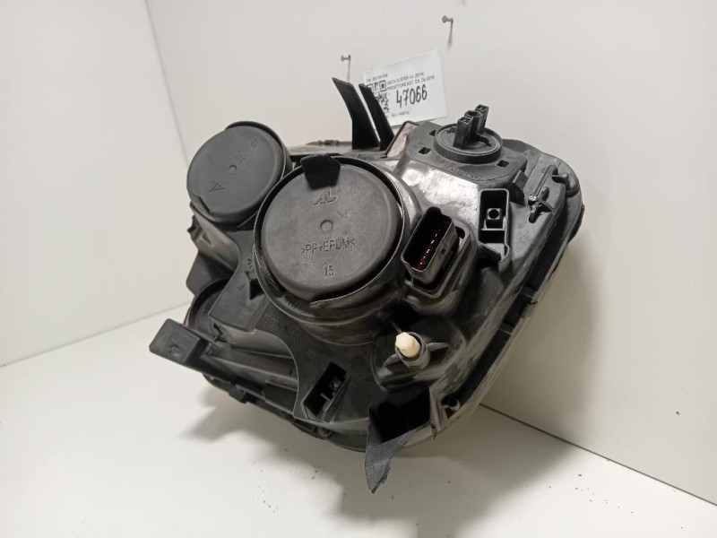 Proiettore ANT DX 260100156R ATTENZIONE AI DIFFETTI Dacia Duster I 2014