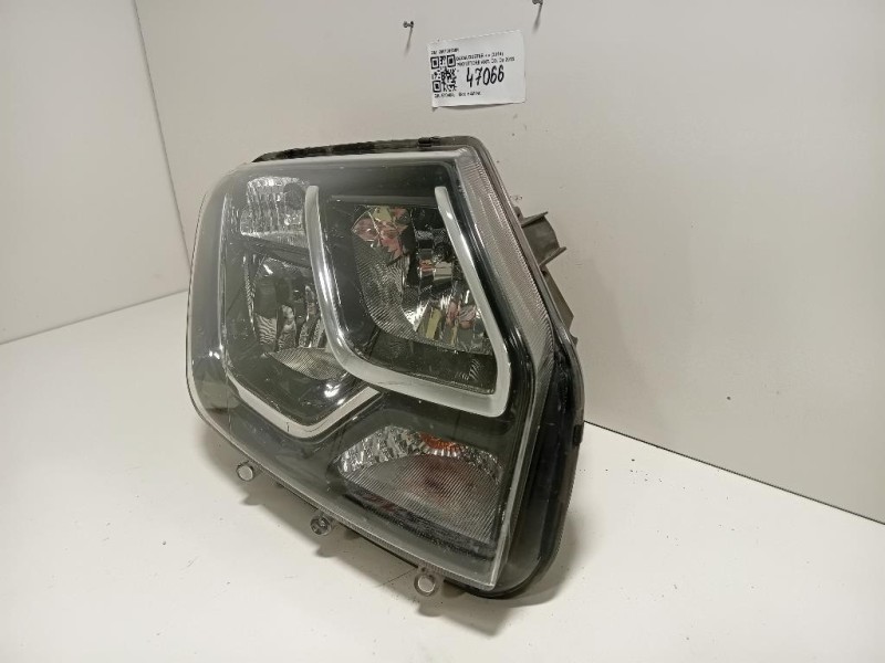 Proiettore ANT DX 260100156R ATTENZIONE AI DIFFETTI Dacia Duster I 2014