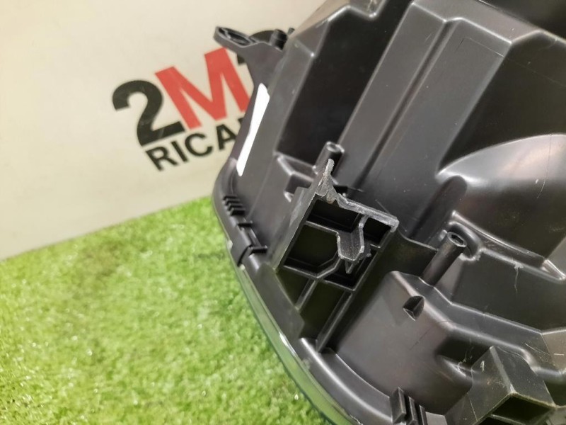 Proiettore ANT DX ATTACCHI ROTTI 260101133R Dacia Duster II 2018