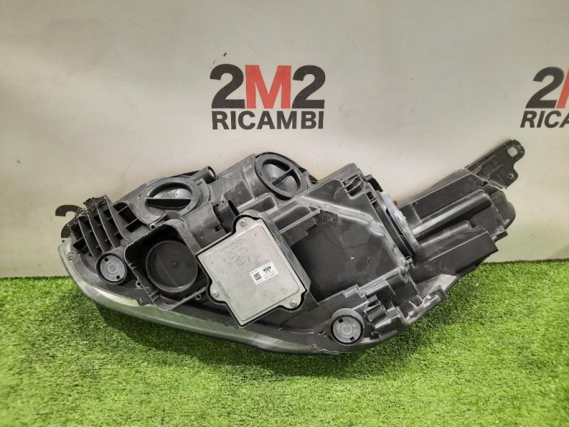 Proiettore ANT DX F1CB13W029CC Ford C-max III 2015