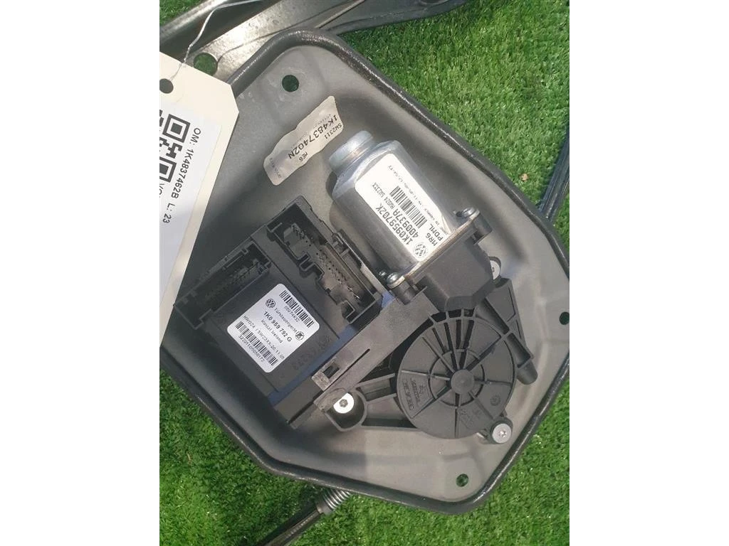 Alzacristallo Porta ANT DX 1K4837462B Volkswagen GOLF V 2004