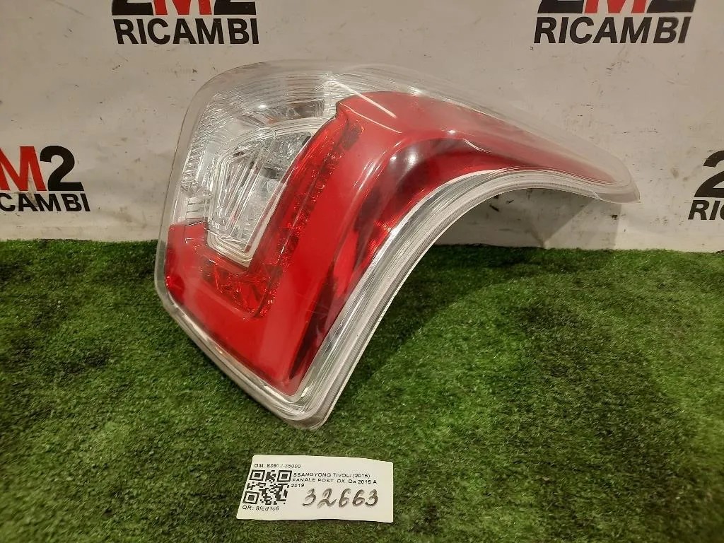Fanale POST DX 83602-35000 Ssangyong Tivoli 2015