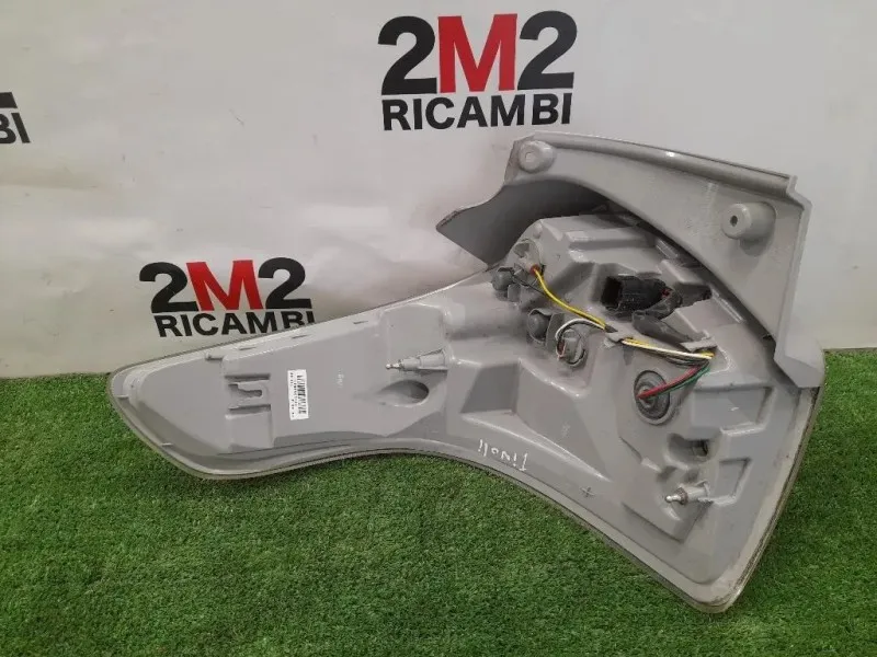 Fanale POST DX IF8P067061 Ssangyong Tivoli 2015