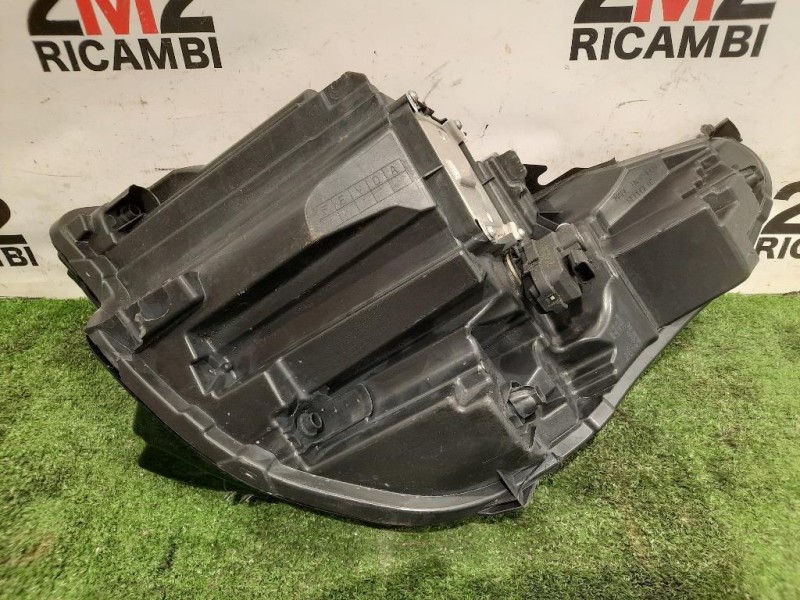 Fanale POST DX 6R0945258 Volkswagen POLO VI 2009 Fanale POST DX 6R0945258 Volkswagen POLO VI 2009