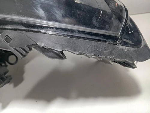 Proiettore ANT DX 260100663R DIFETTI IN FOTO Renault Mégane IV 2016