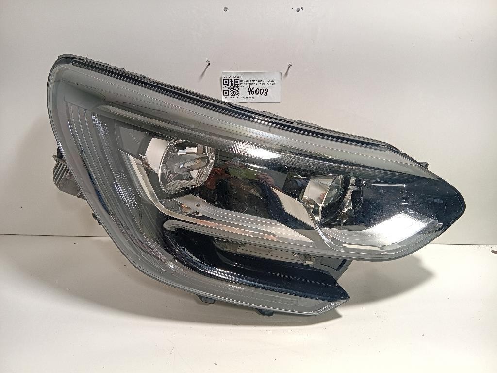 Proiettore ANT DX 260100663R DIFETTI IN FOTO Renault Mégane IV 2016