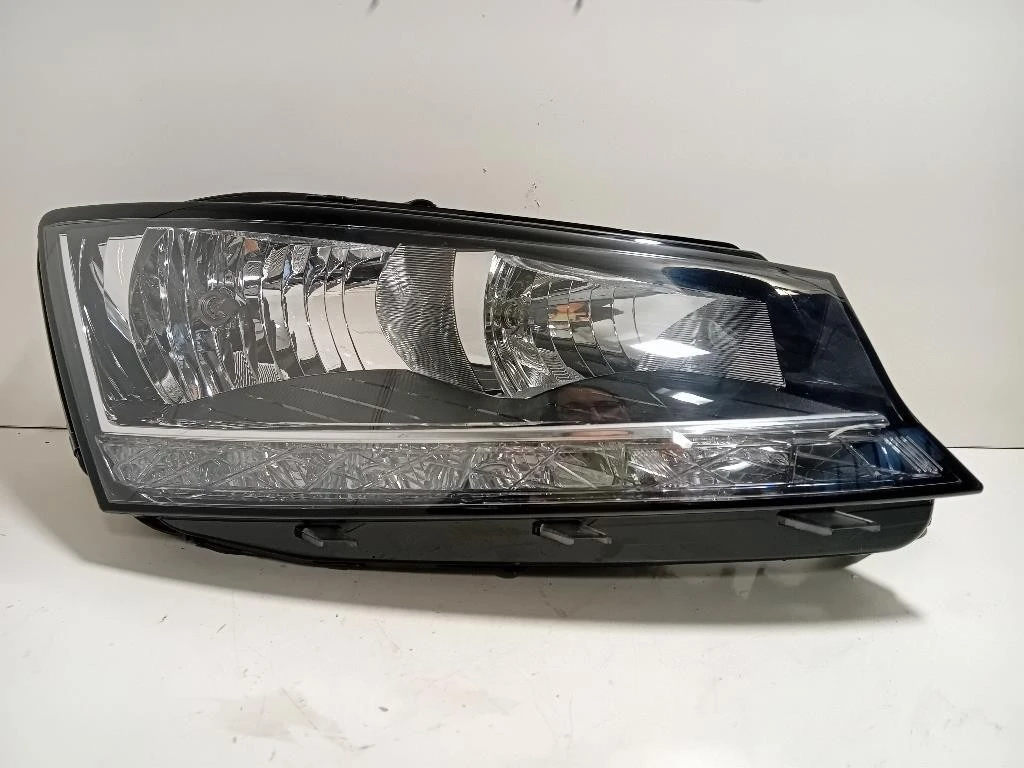 Proiettore ANT DX 6V1941016D 6V2941016D Skoda Fabia NJ3 2018