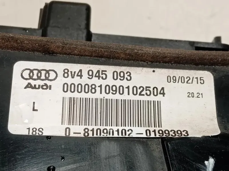 Fanale POST SX 8V4 945 093 Audi A3 8VA Sportback 2012