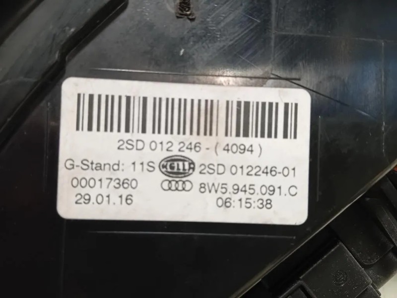 Fanale POST SX 8W5 945 091 C Audi A4 8W2 2015